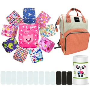Kit de pañales ecológicos para niña sobre fondo blanco. Incluye una mochila pañalera Land color salmón y beige, un arreglo circular con diez pañales de tela reutilizables con estampados coloridos (como cerditos, mariposas, corazones y búhos), diez insertos absorbentes blancos, tres insertos oscuros y un rollo de toallitas de bambú con el dibujo de un panda de EcoBaby Original.